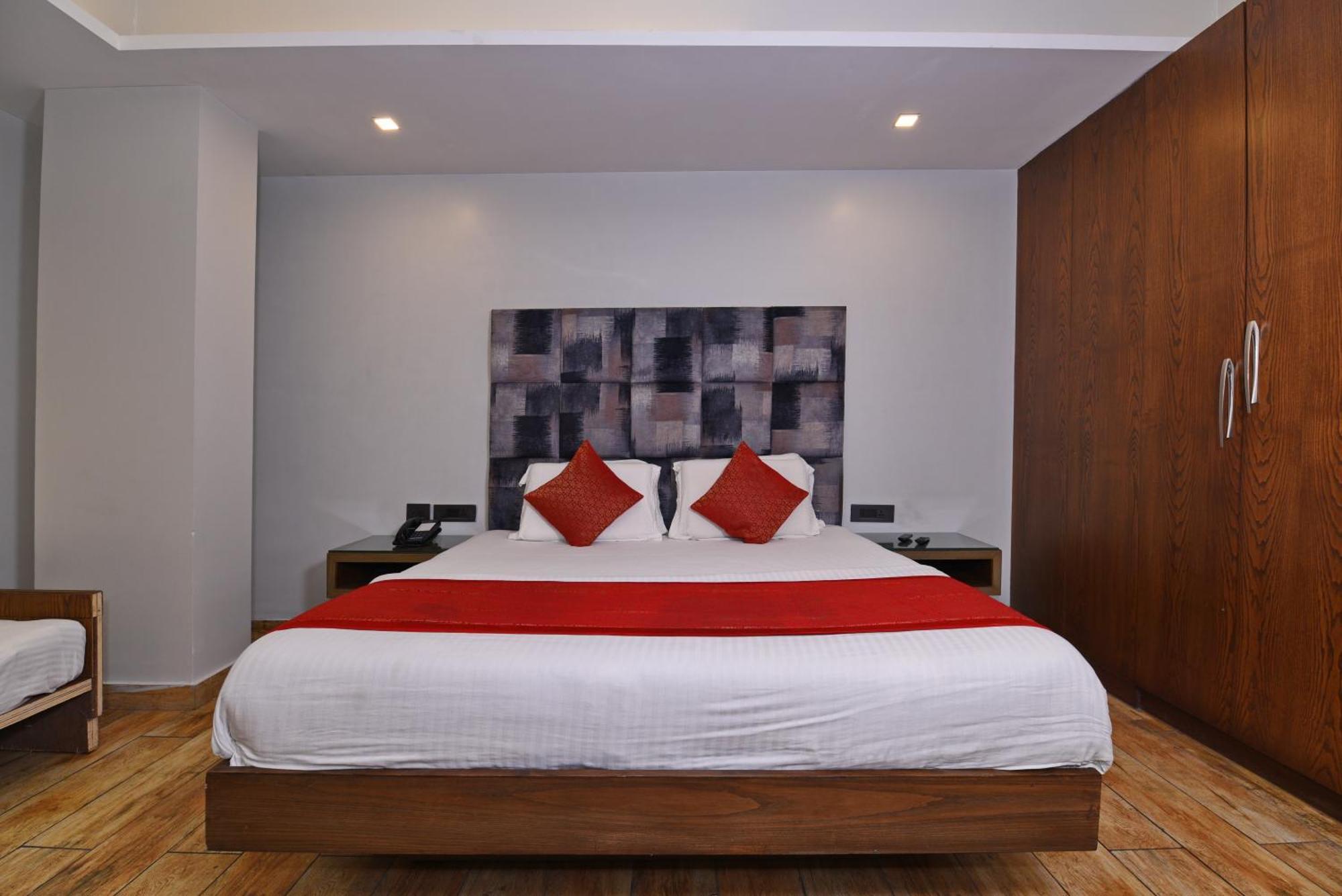 Staybook Hotel Nitya Maharani Free Airport Pickup Yeni Delhi Dış mekan fotoğraf