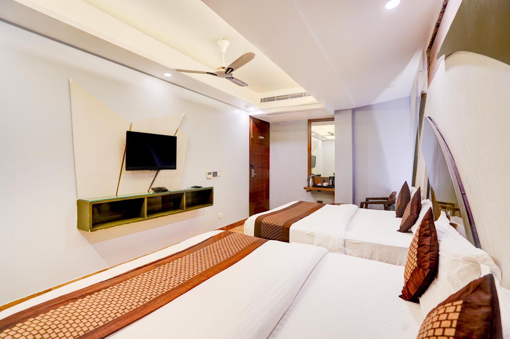 Staybook Hotel Nitya Maharani Free Airport Pickup Yeni Delhi Dış mekan fotoğraf