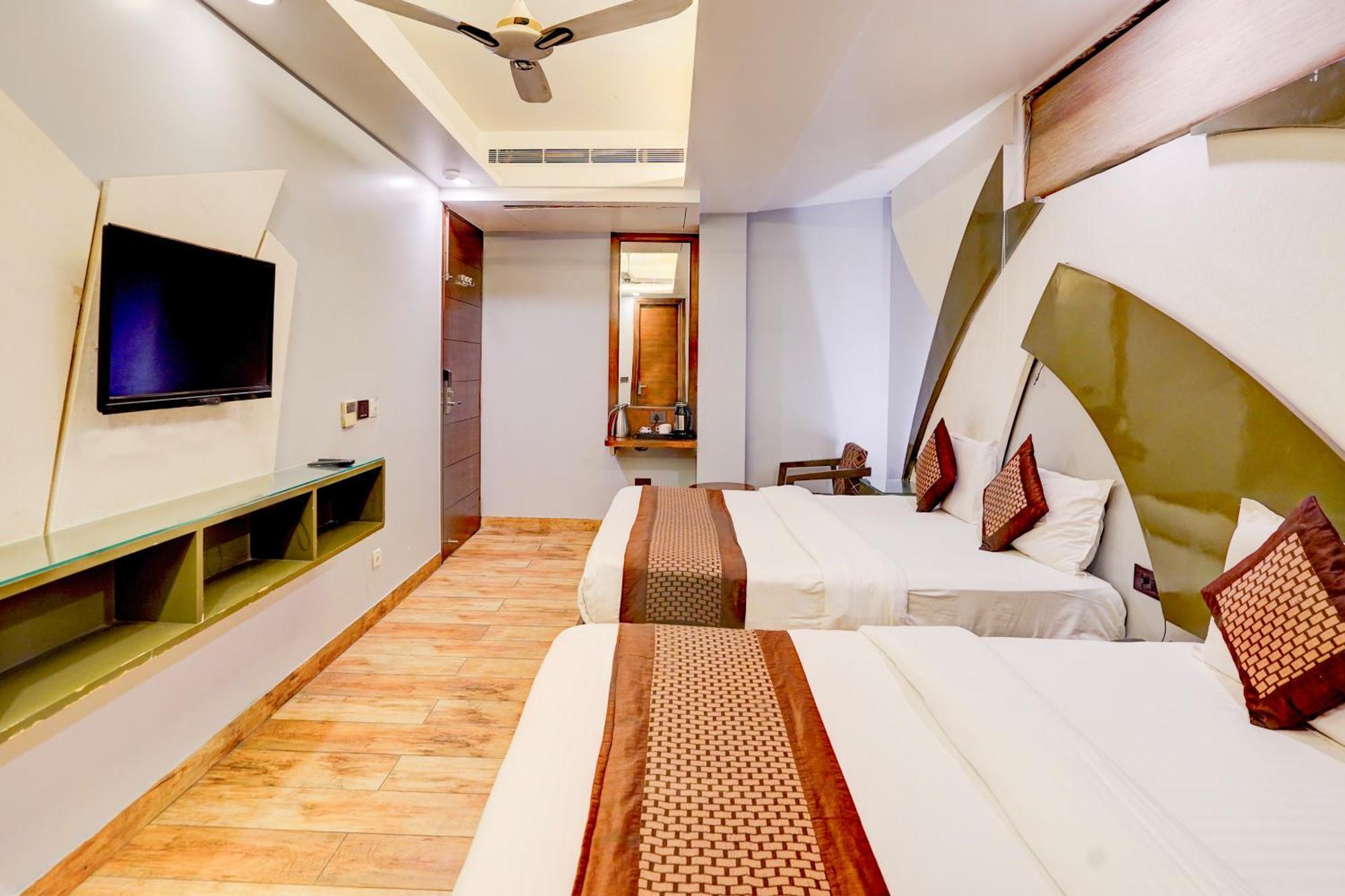 Staybook Hotel Nitya Maharani Free Airport Pickup Yeni Delhi Dış mekan fotoğraf