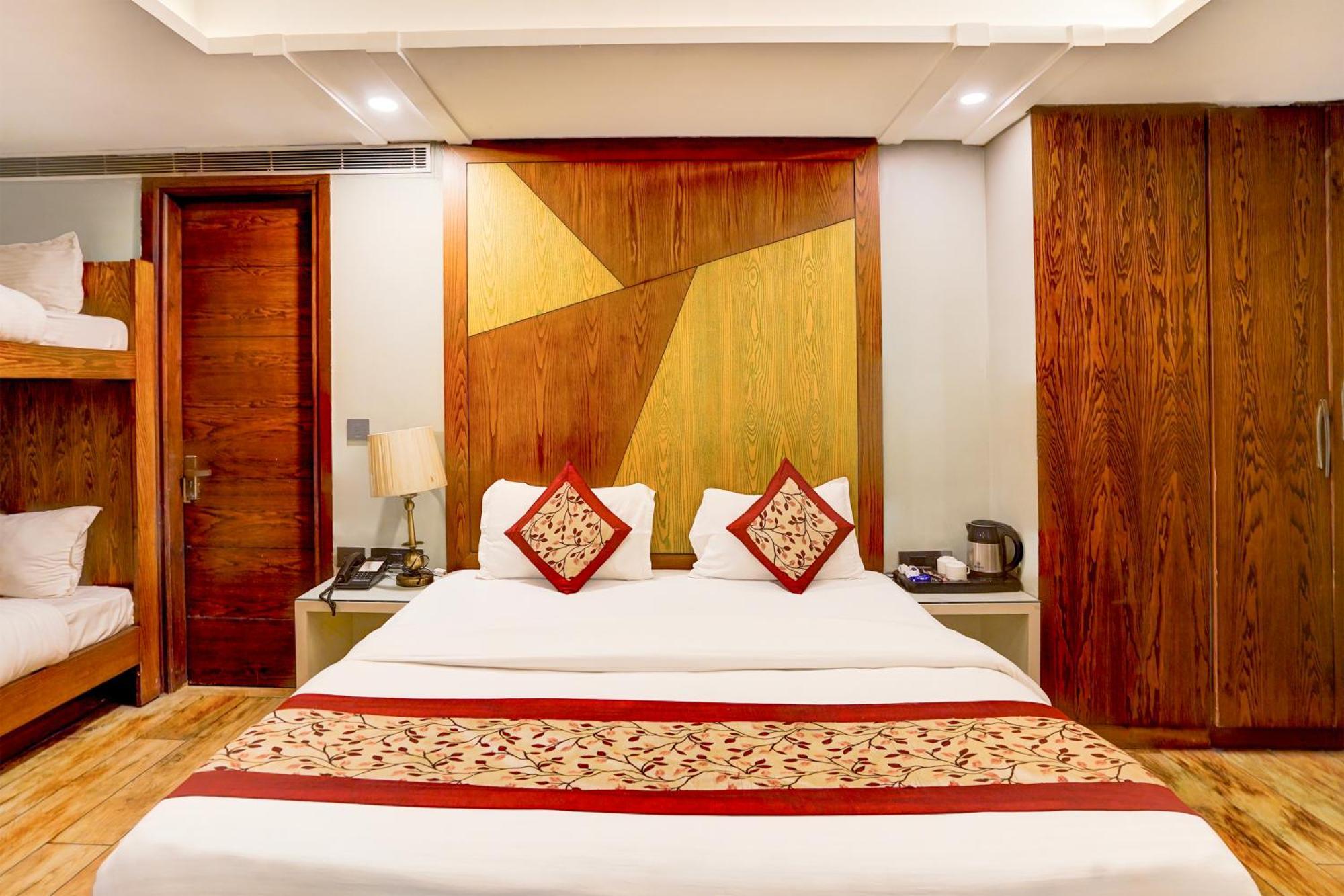 Staybook Hotel Nitya Maharani Free Airport Pickup Yeni Delhi Dış mekan fotoğraf