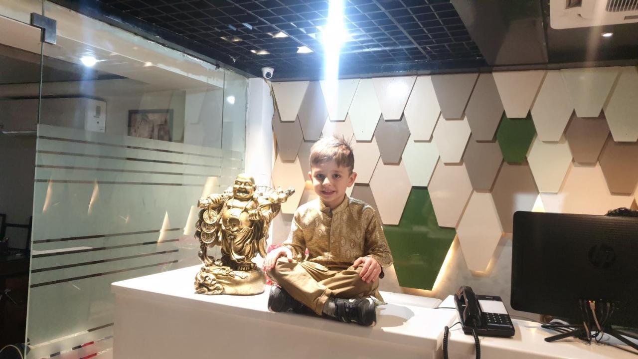 Staybook Hotel Nitya Maharani Free Airport Pickup Yeni Delhi Dış mekan fotoğraf
